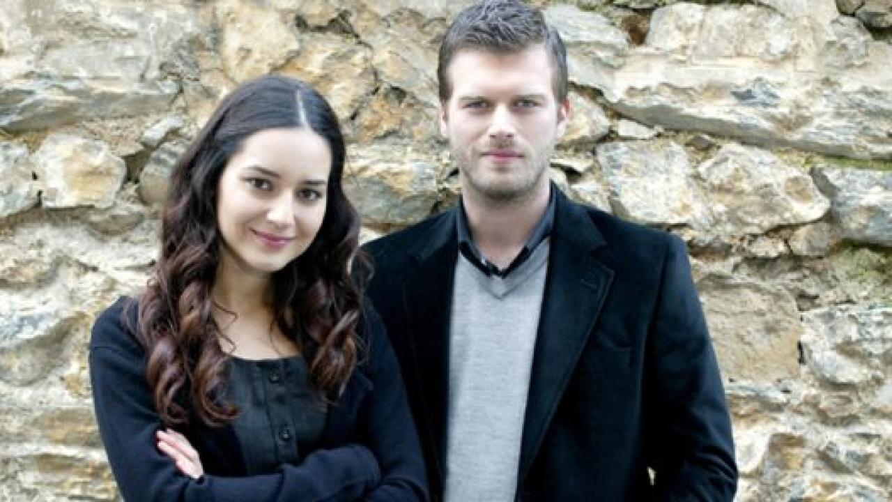 مسلسل ميرنا وخليل الحلقة 10 مدبلجة